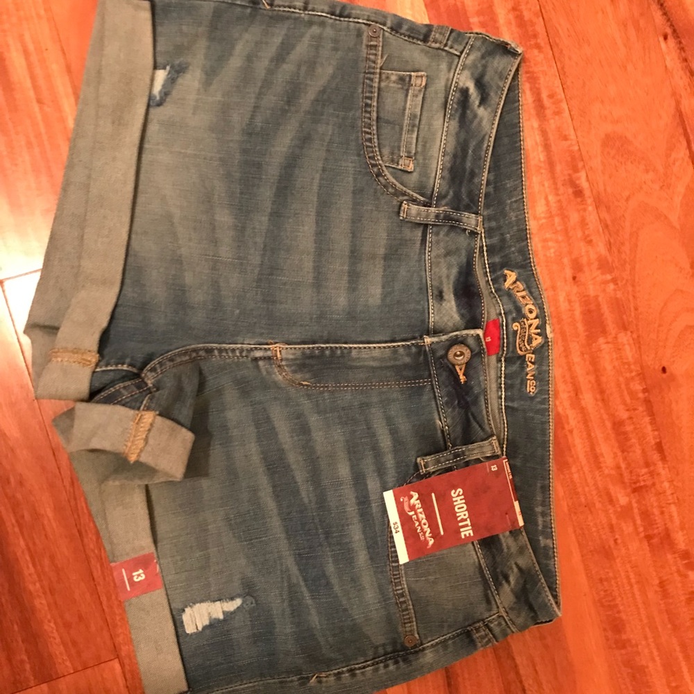 Arizona style shortie shorts